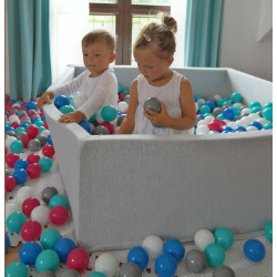 Piscine à balles carré 120x120cm avec 600 balles Piscine à balles carré 120x120cm avec 600 balles